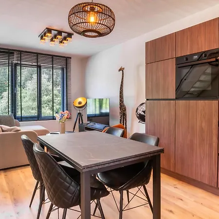 Beautiful And Spacious Renovated For 10 Holiday home *