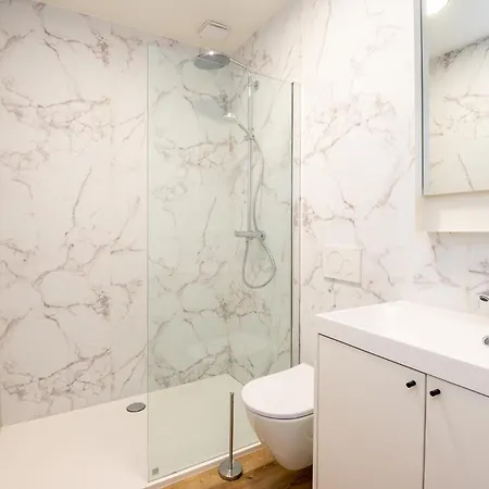 펜션 Beautiful And Spacious Renovated For 10 오스텐드